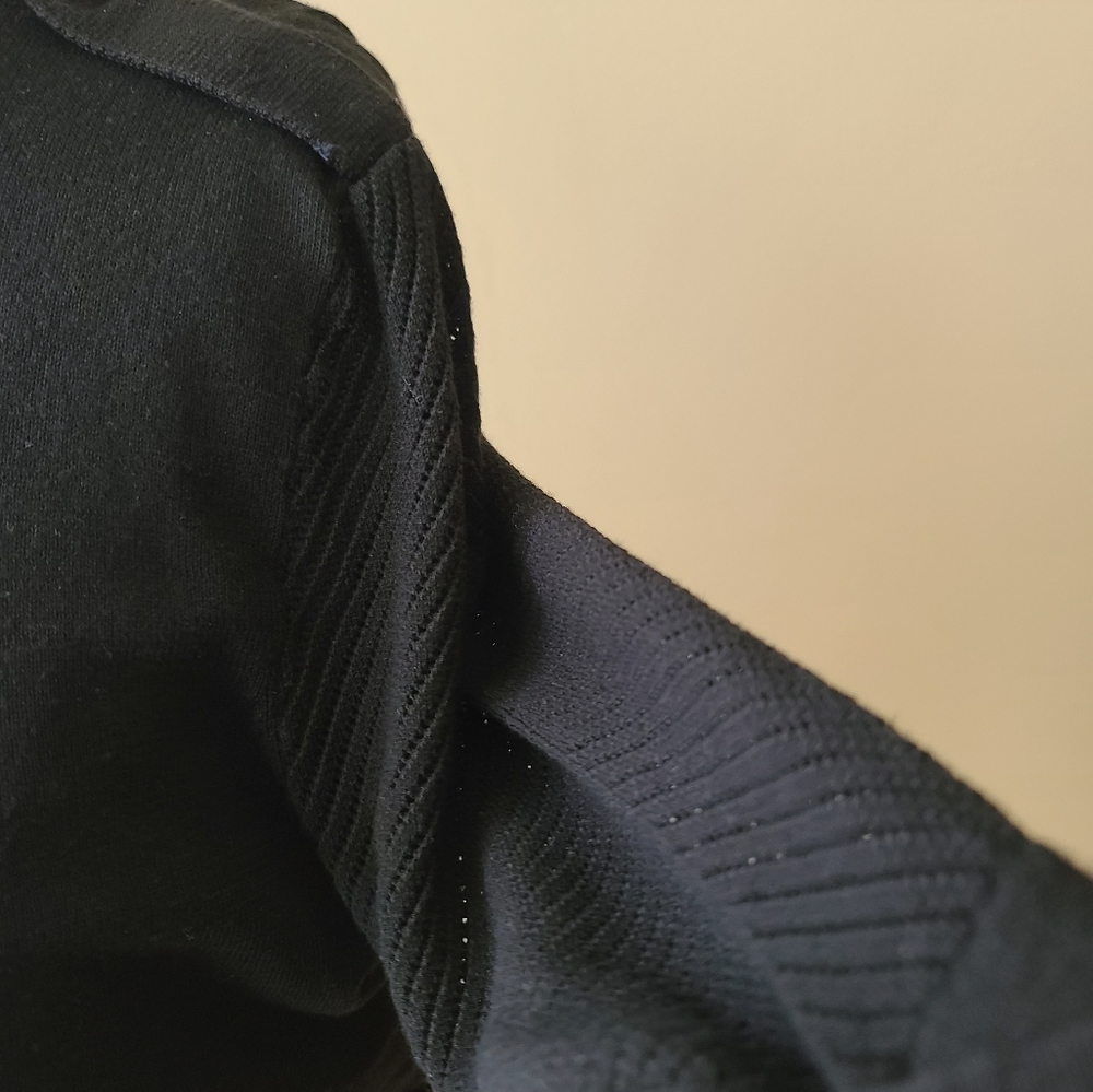 Black turtle neck sweater size M with gold buttons - Picture 3 of 5